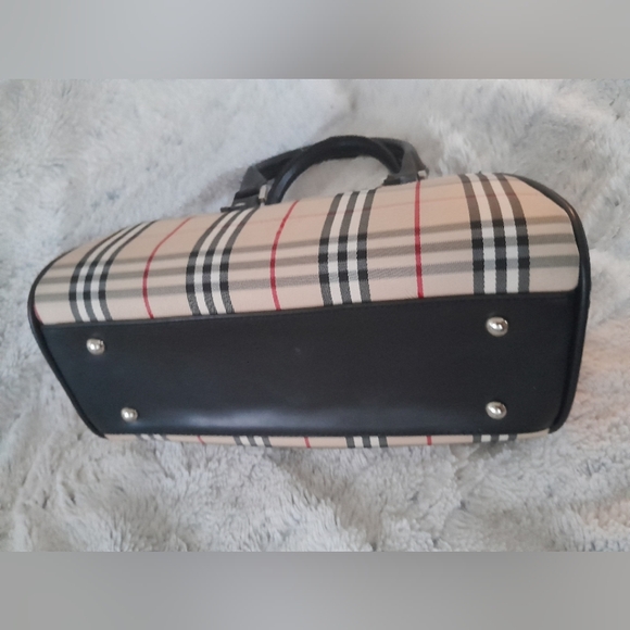 Vinrage Burberry london Beige Plaid Handbag - Picture 6 of 15